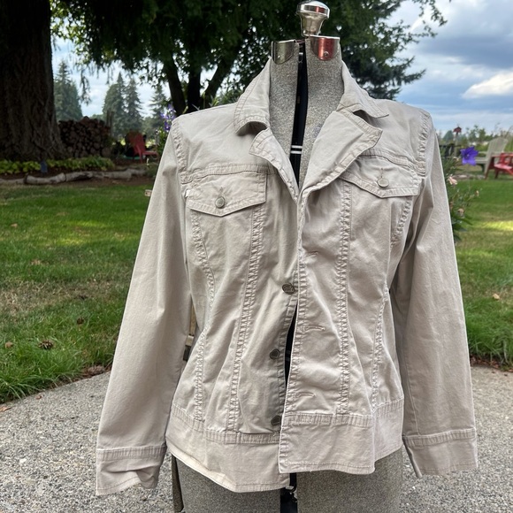 Women’s tan/beige light jacket. XL “denim like”. BLUE HOUSE brand. $14 - Picture 3 of 8